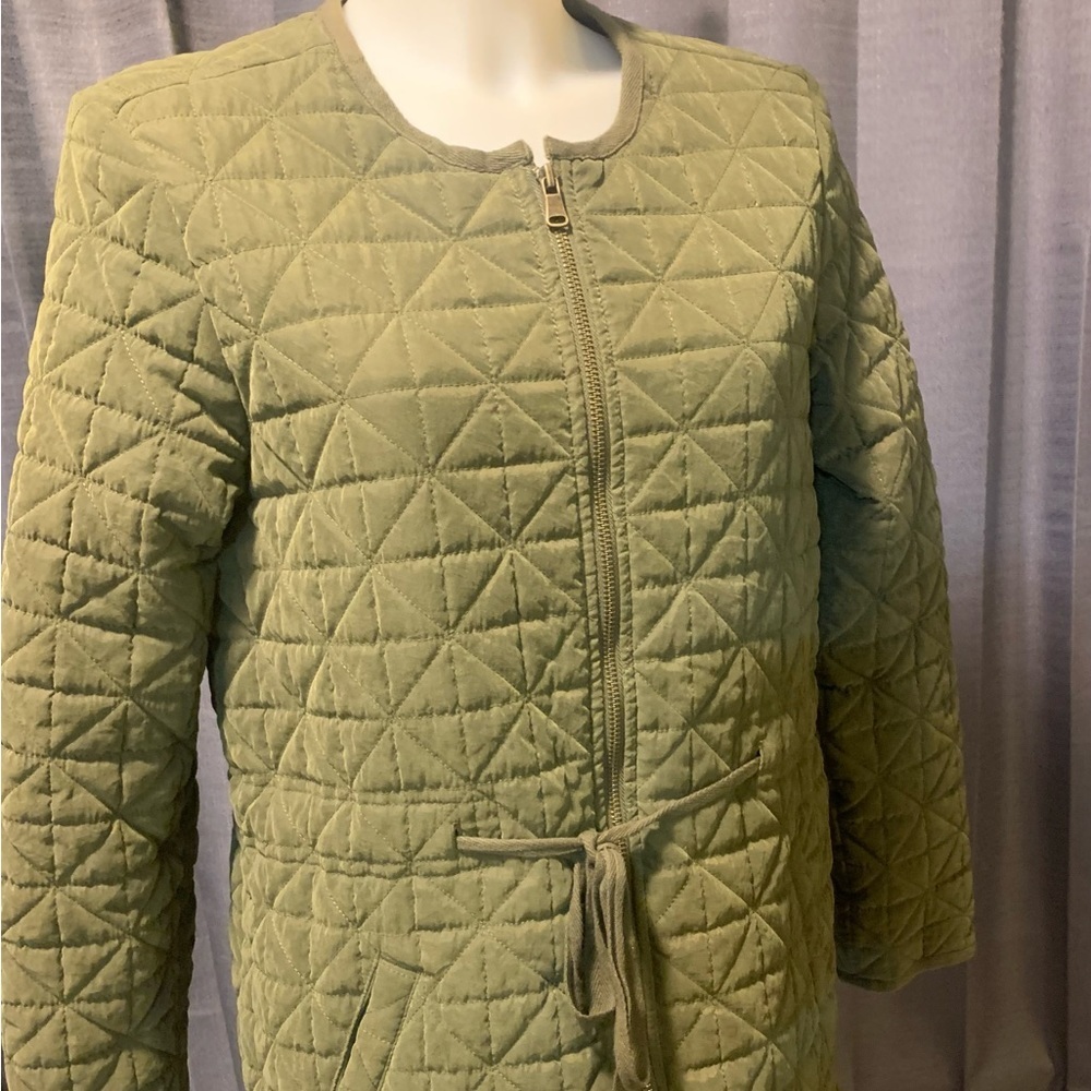 Signature Weekend Quilted Jacket. Size L (12-14).Olive with Maroon lining.